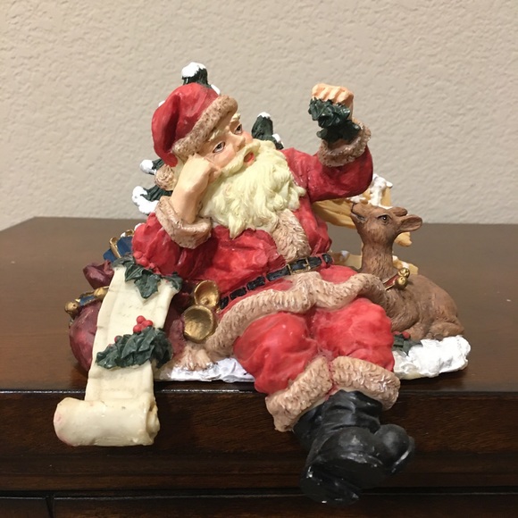 Heavy Duty Resin Santa - Sits on a Shelf or use as a Stocking Holder - 7" x 7" ( - Picture 3 of 5